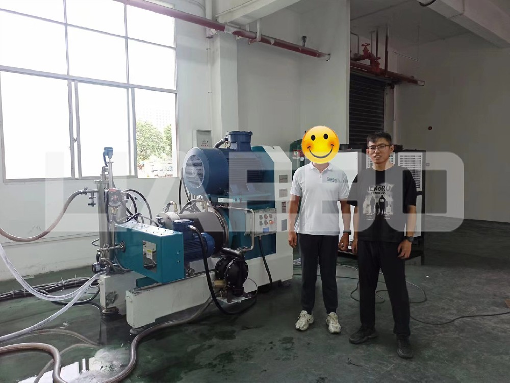 江西某公司60L雙動力砂磨機(jī)調(diào)試成功