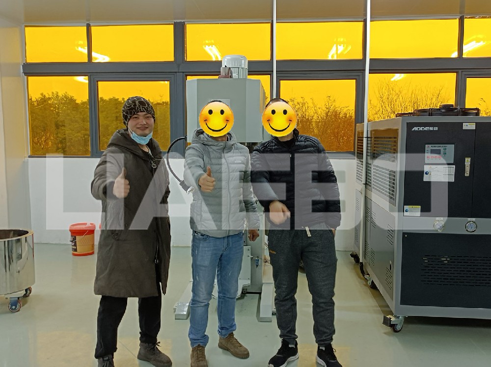 江蘇某材料集團100L行星攪拌機調(diào)試成功