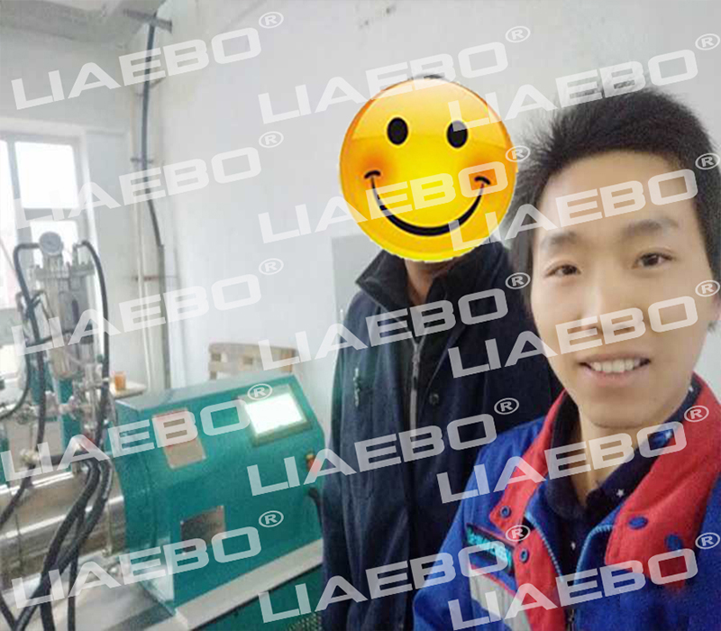 5L臥式砂磨機(jī)涂料研磨現(xiàn)場