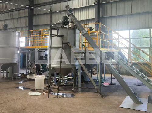 湖北某生態(tài)科技有限公司50L砂磨機調(diào)試成功