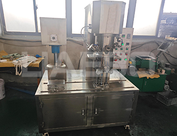 常州某新材料科技集團(tuán)股份有限公司5L雙行星攪拌機(jī)+壓料一體機(jī)調(diào)試成功