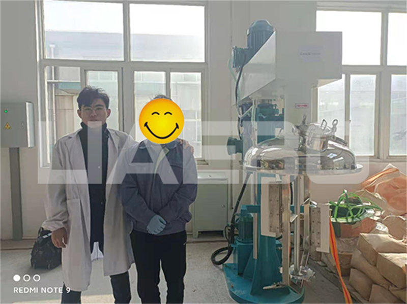 江蘇某新材料企業(yè)500L同心雙軸攪拌機(jī)高粘度新材料調(diào)試成功
